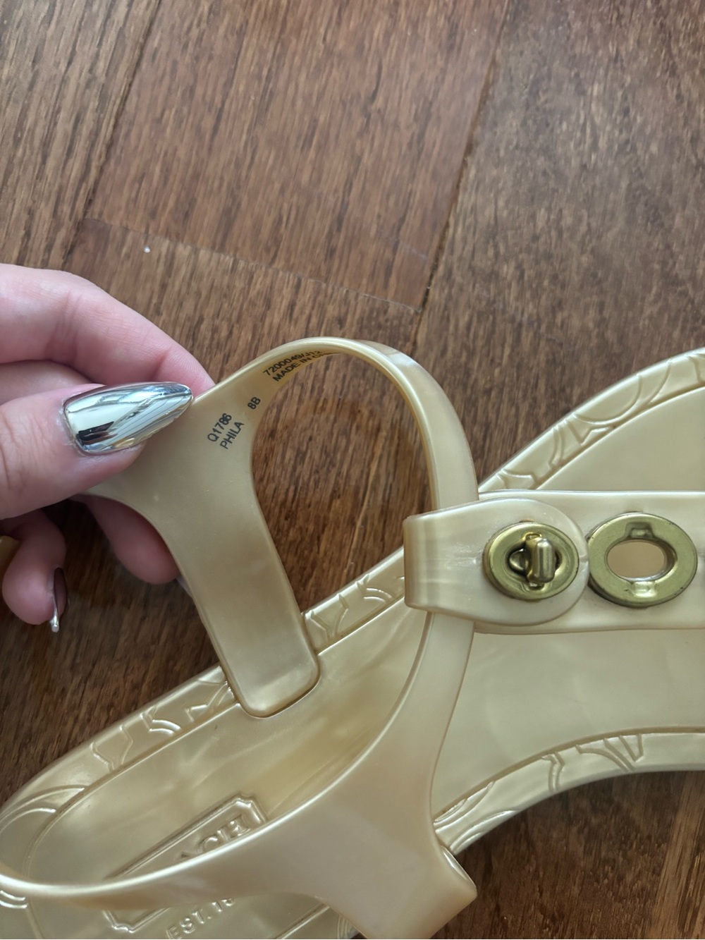 Coach Phila golden champagne jelly t-strap sandals size 8 - Picture 3 of 5